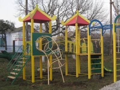 Дитячі ігрові комплекси для вулиці