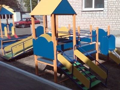 Дитячі майданчики для дітей з обмеженими можливостями