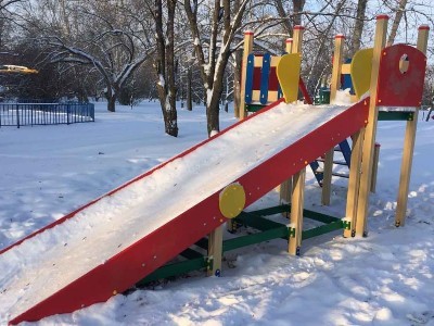 Дитячі зимові гірки